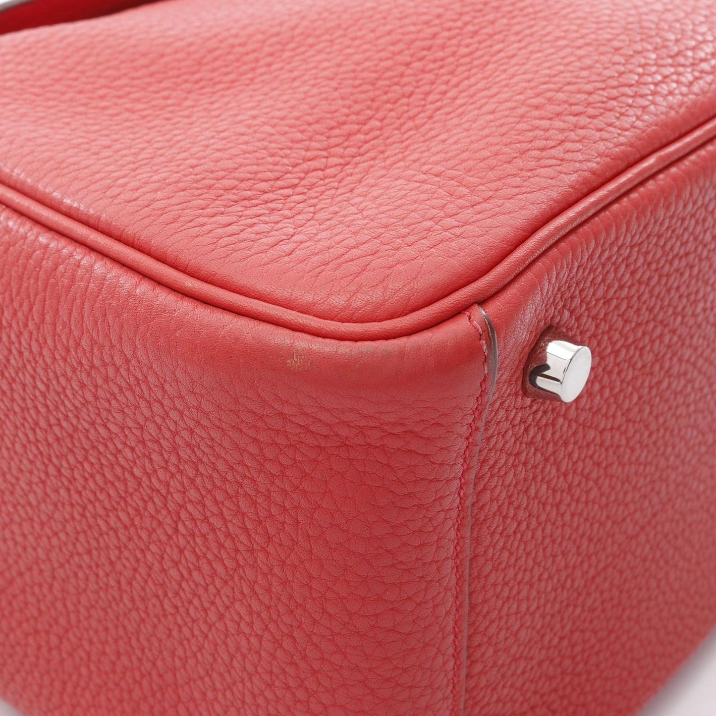 HERMES Lindy 26 Bougainvillea Shoulder Bag - Exquisite Craftsmanship