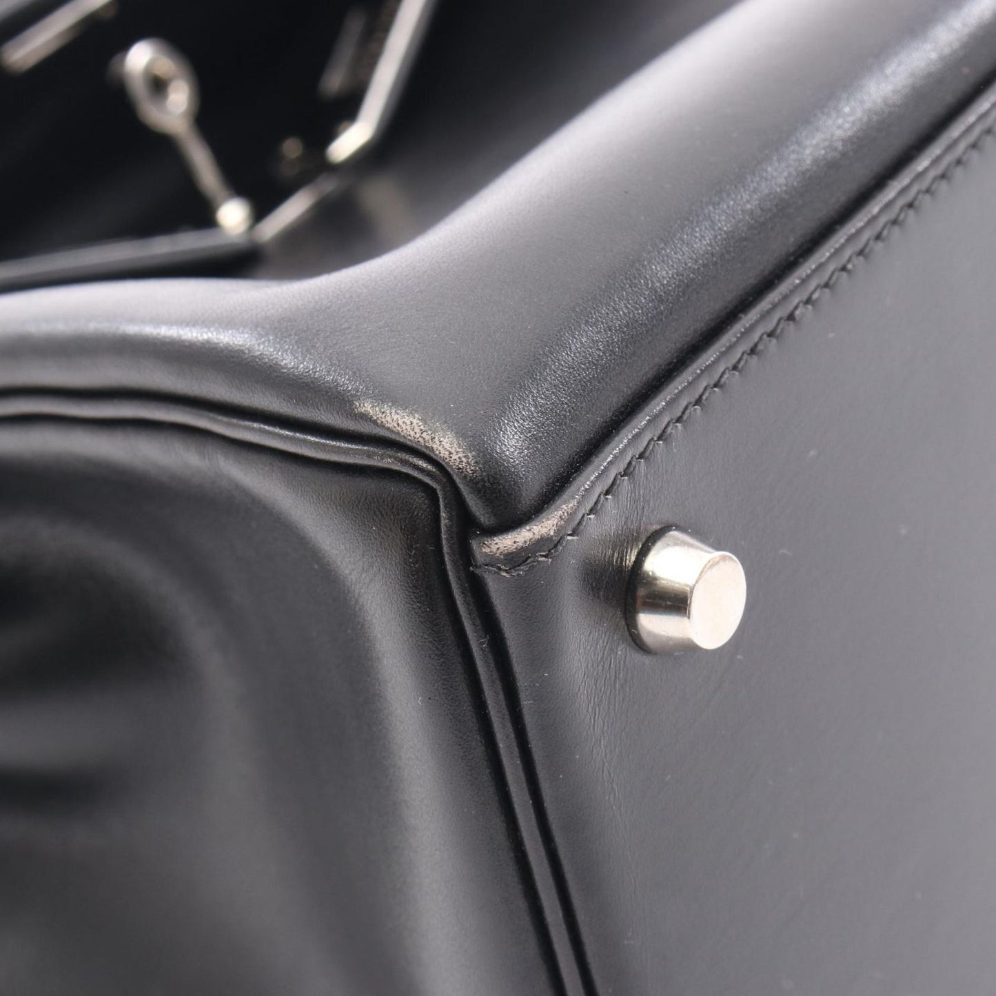 HERMES Kelly 32 Handbag in Black - Timeless Elegance