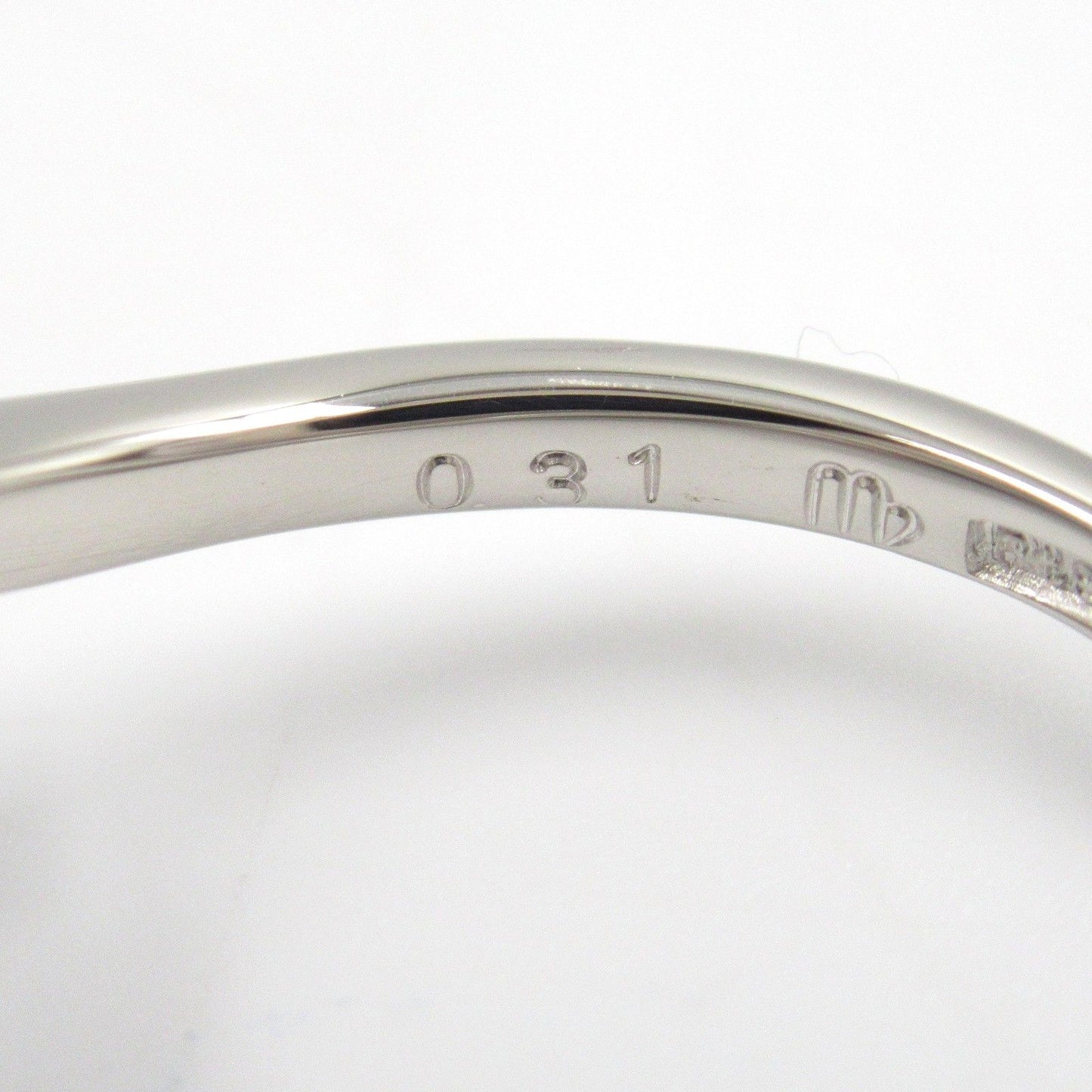 Exquisite JEWELRY Diamond Ring in Platinum - A Timeless Treasure