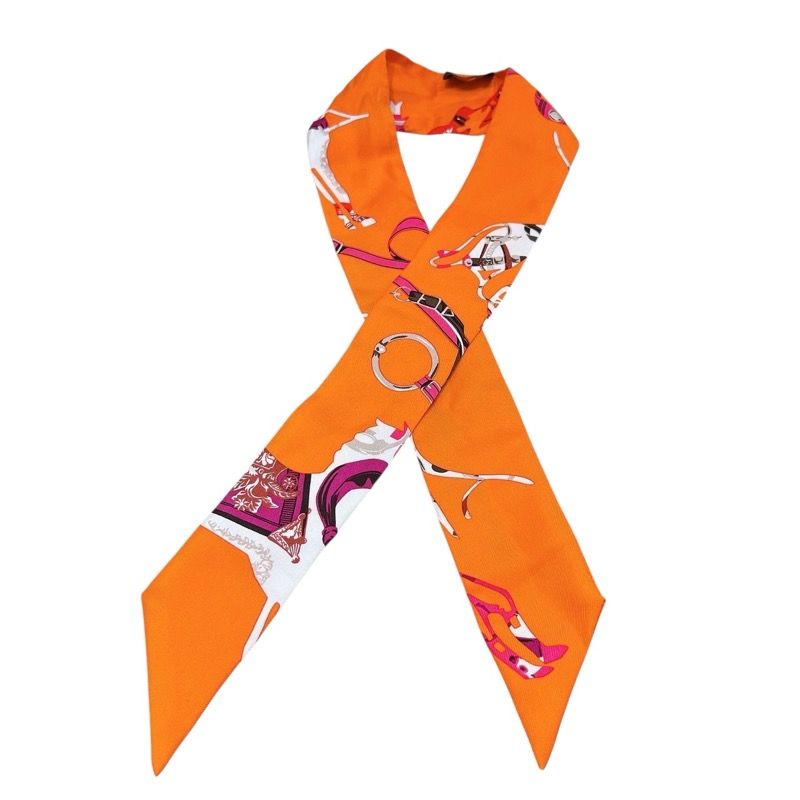 HERMES Tout en carre Twilly Scarf in Orange Silk - Exquisite Luxury