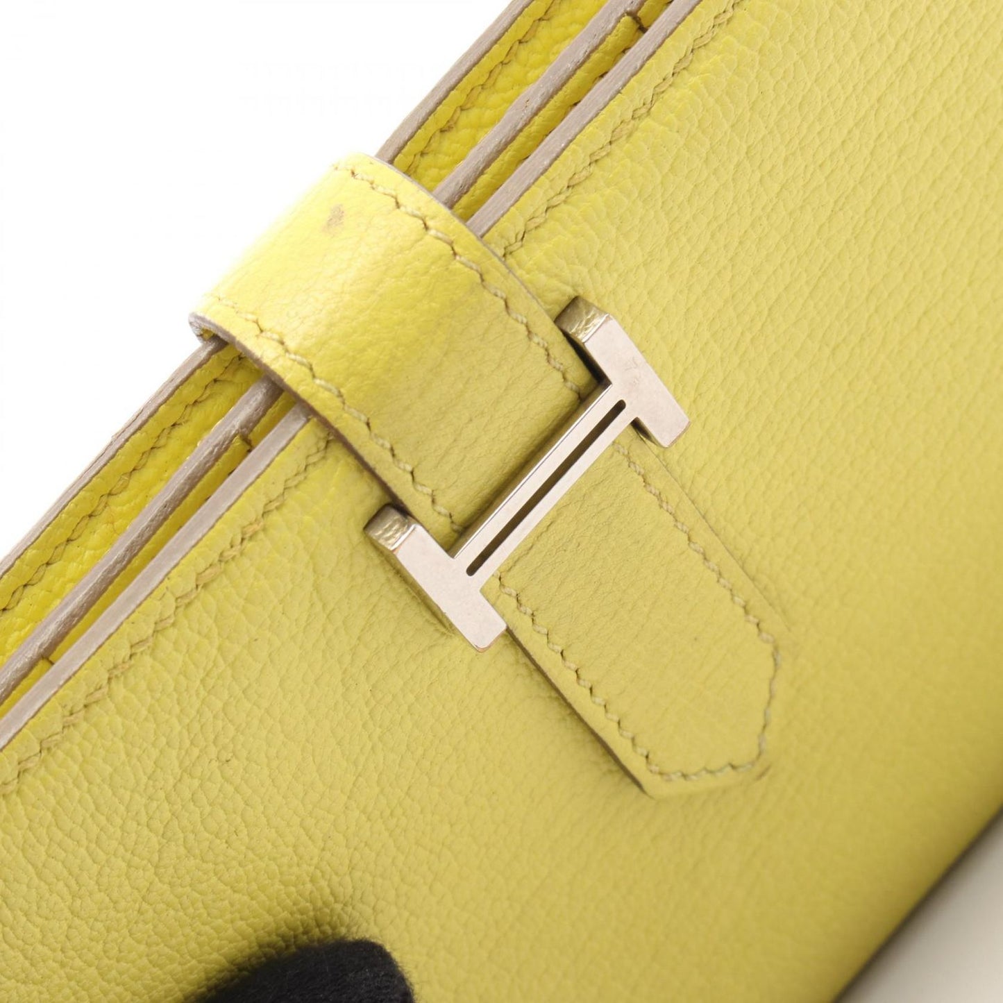 HERMES Lime Leather Bearn Wallet - Exquisite Craftsmanship