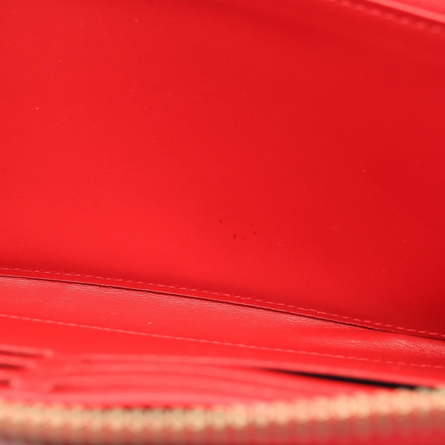 Louis Vuitton Zippy Wallet in Cherry Vernis Leather - Timeless Elegance