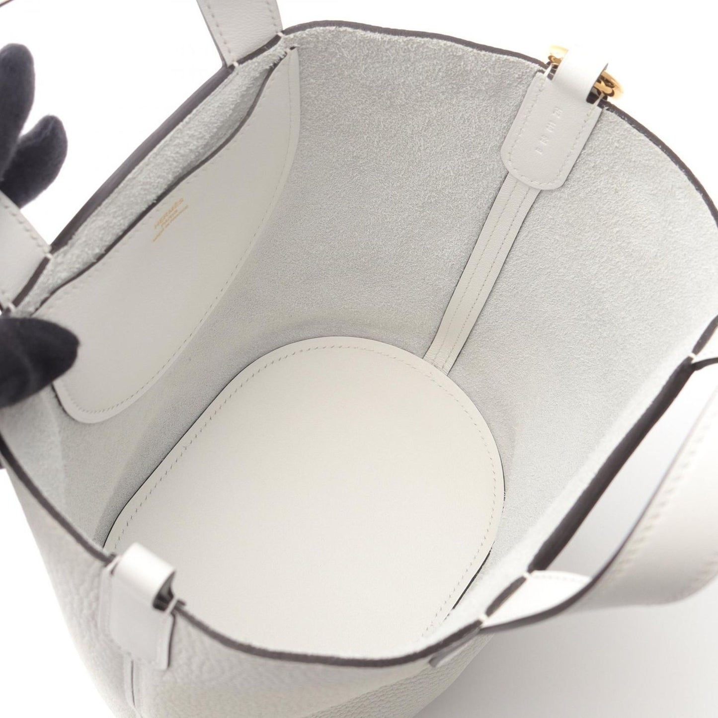 HERMES In The Loop 18 Handbag in New White - Exquisite Craftsmanship