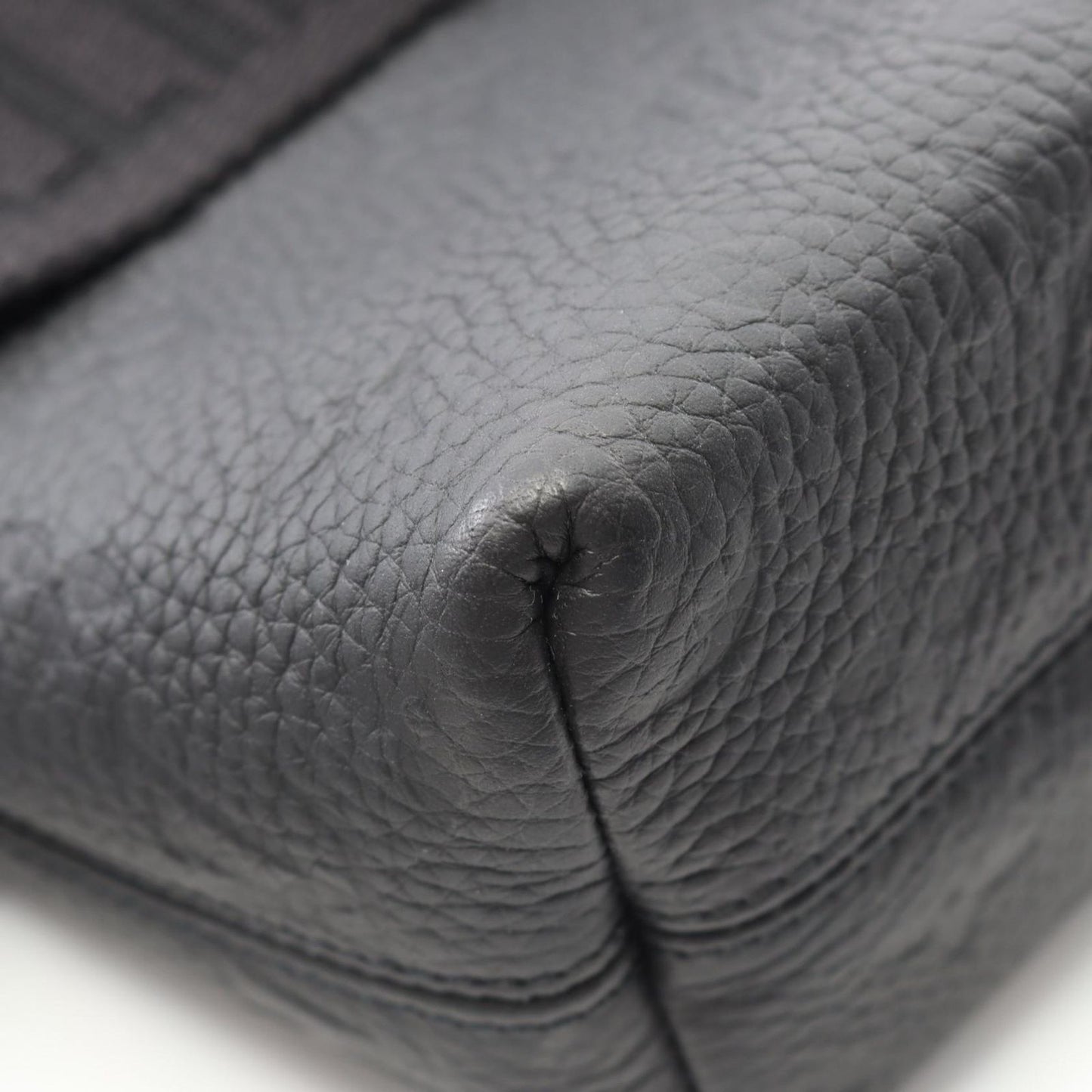 Louis Vuitton S-Cape Messenger Bag in Monogram Taurillon Leather