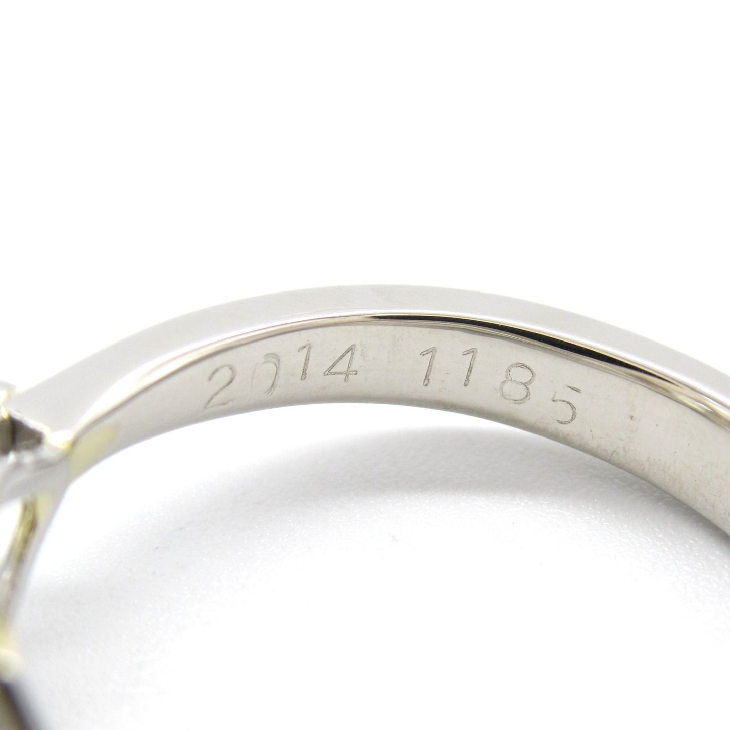 Exquisite JEWELRY Diamond Ring in Platinum - A Timeless Treasure