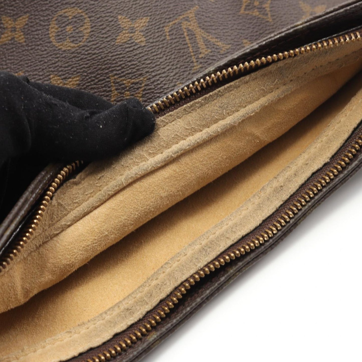 Louis Vuitton Looping GM Shoulder Bag - Timeless Elegance