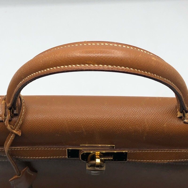 HERMES Kelly 35 Shoulder Bag in Gold with Gold Hardware