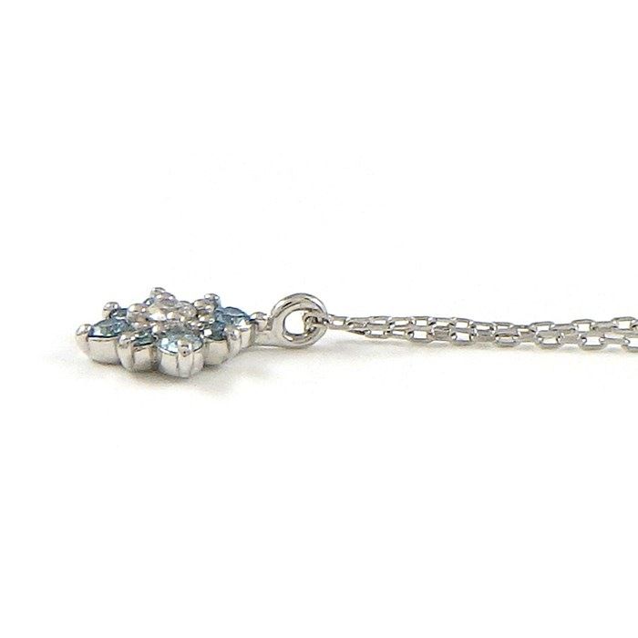 Exquisite Flower Motif Diamond Necklace with Blue Diamonds
