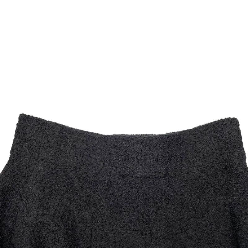 CHANEL Tweed Gaucho Pants P54700 in Black - Exquisite Craftsmanship