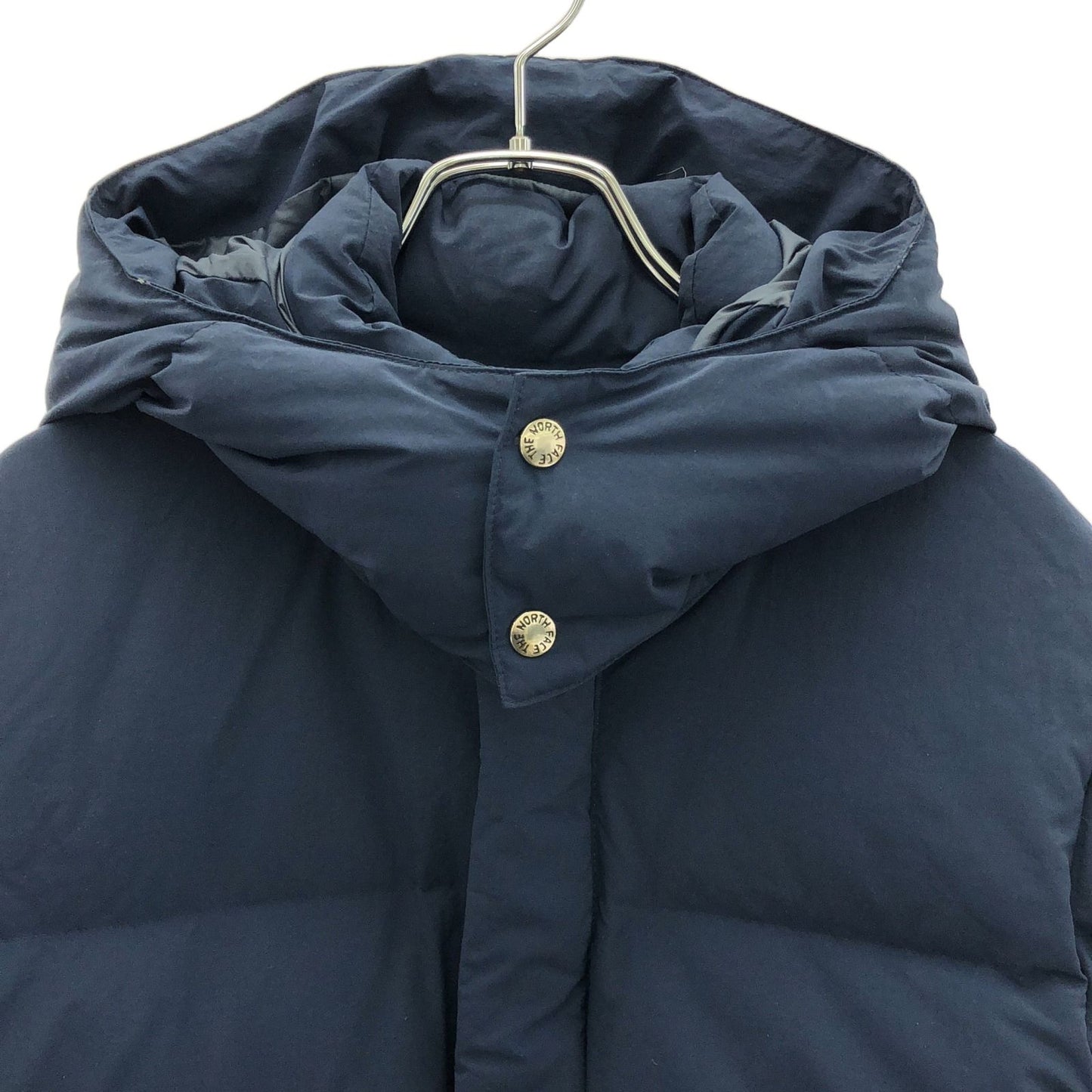 THE NORTH FACE Navy Down Jacket - Timeless Outdoor Elegance