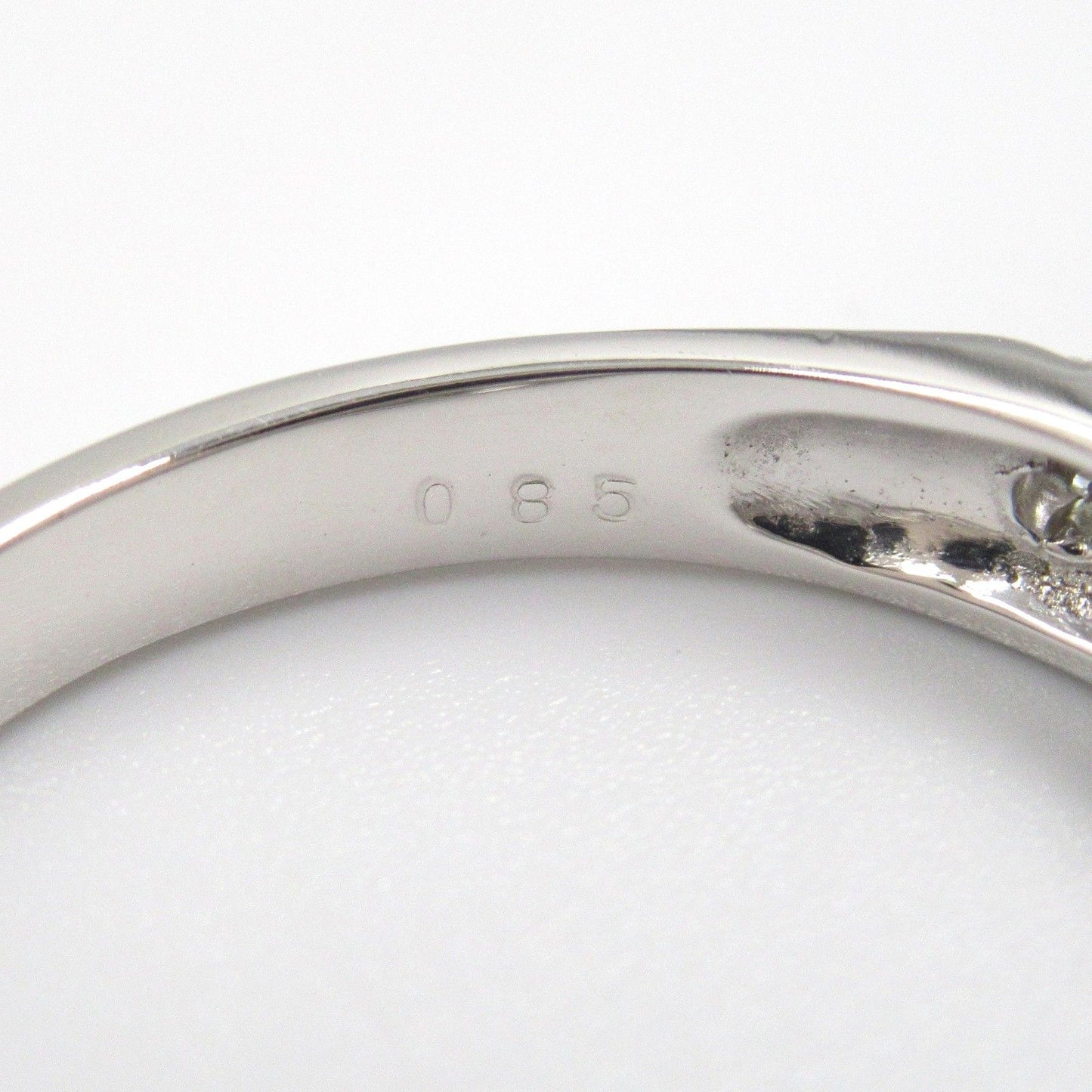 Exquisite K18WG Diamond Ring - 0.85ct Elegance for Women