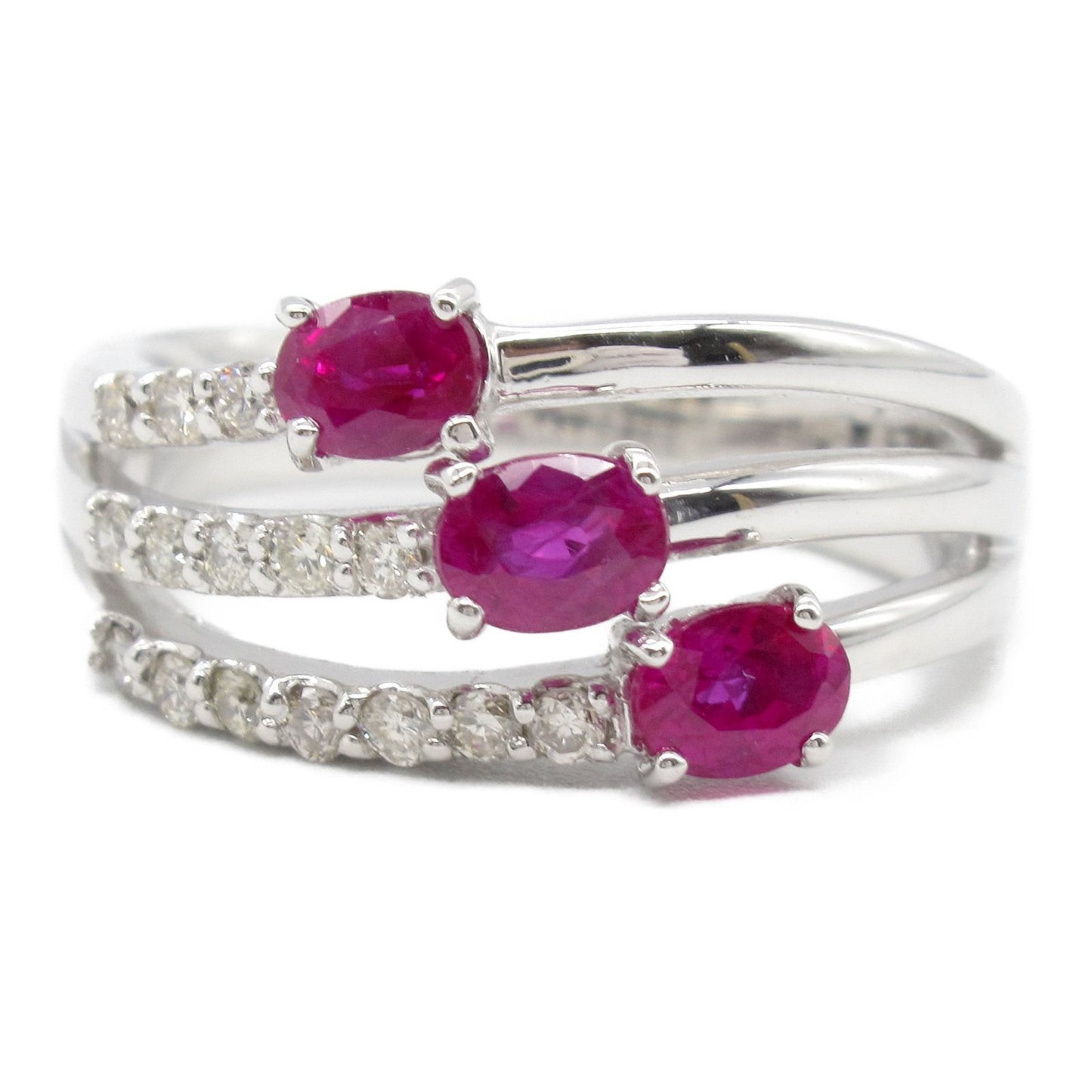 Exquisite Ruby and Diamond Ring in K18 White Gold