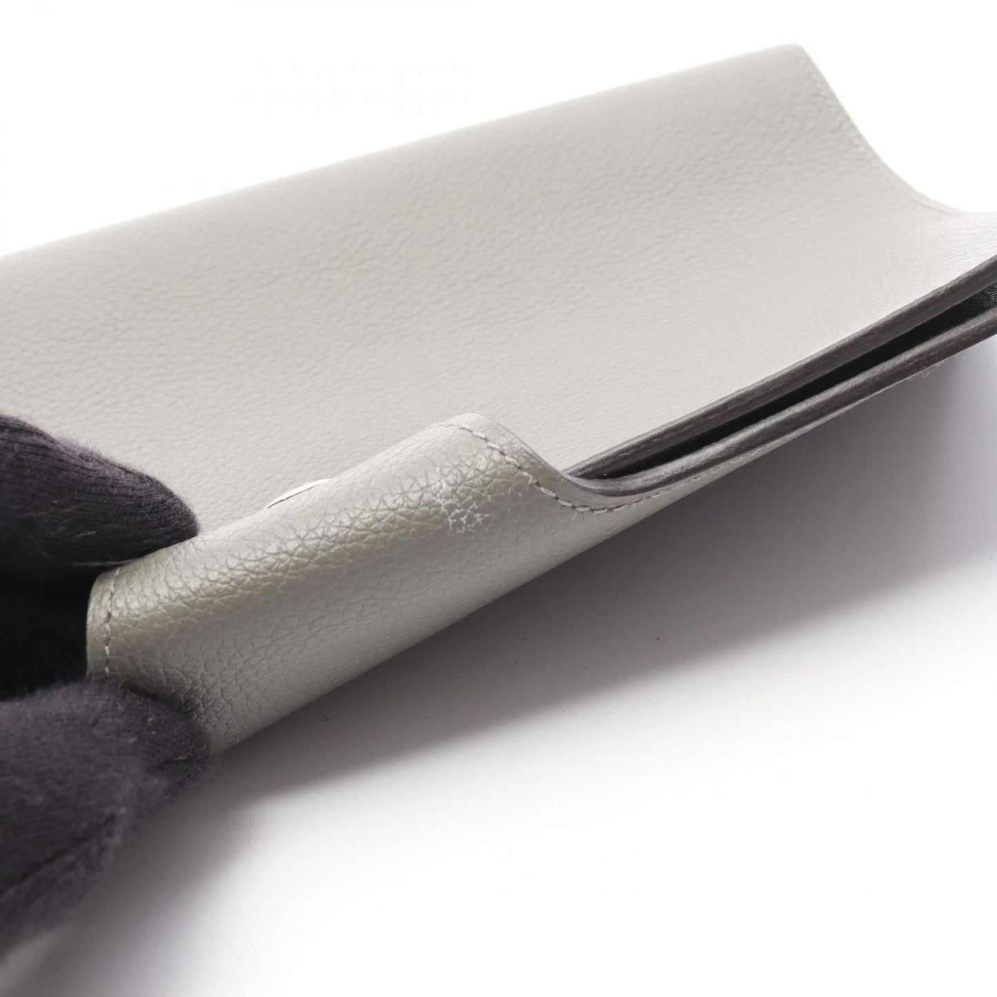 HERMES Ulysse MM Leather Notebook Cover in Gray - Timeless Elegance