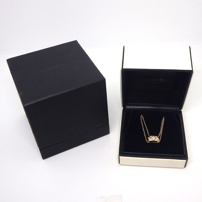 CHANEL Coco Crush Matelassé Diamond Necklace in K18 Beige Gold