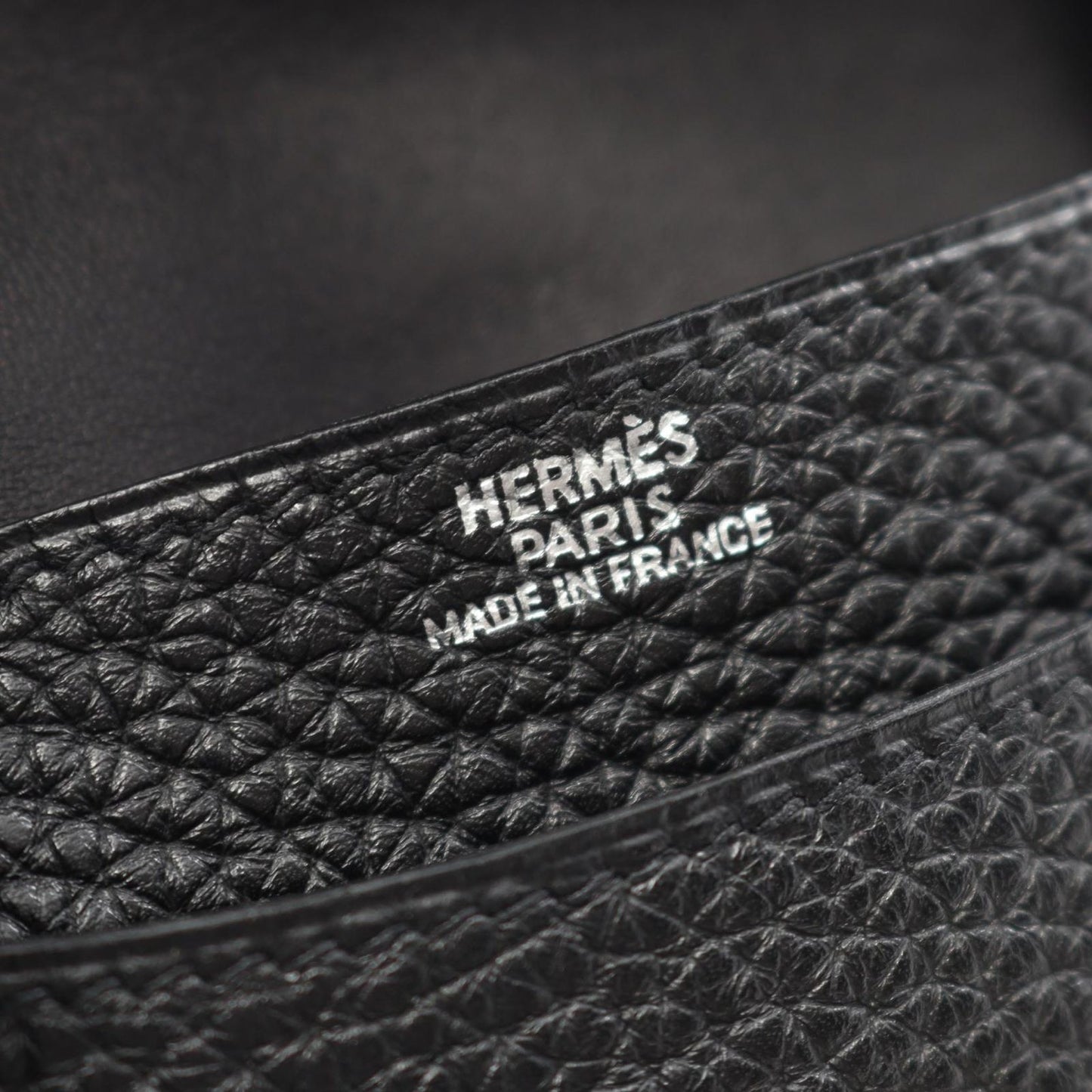 HERMES Dogon Card Case in Black - Exquisite Luxury Accessory