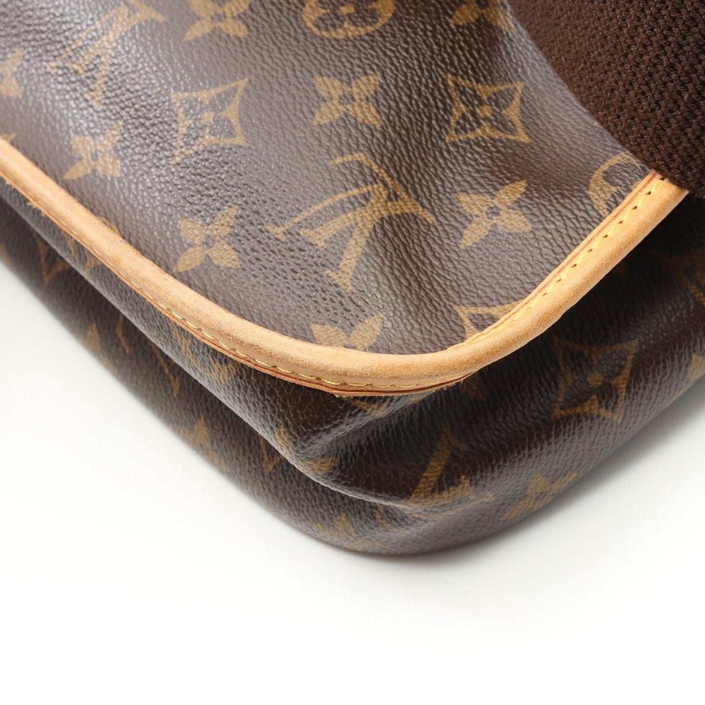 Louis Vuitton Monogram Bosphore PM Messenger Bag - Timeless Elegance