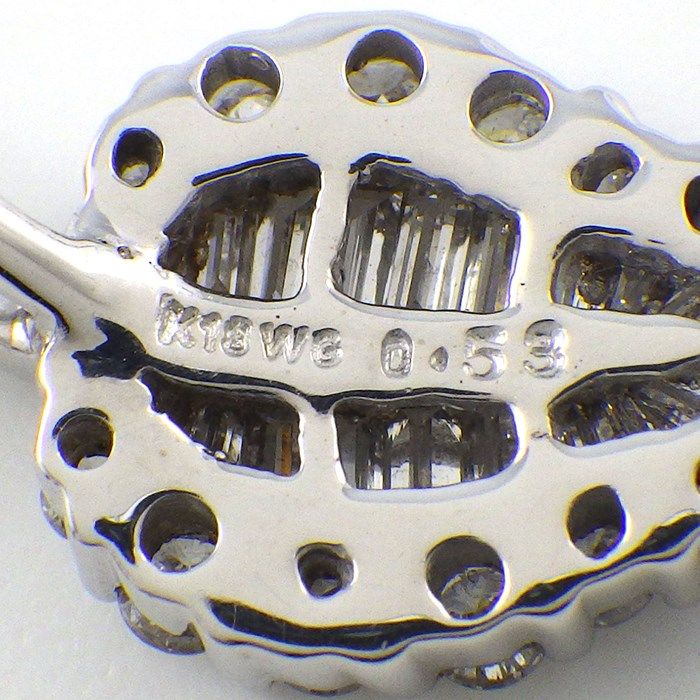 Elegant Leaf Motif Diamond Necklace in K18 White Gold - 0.53ct