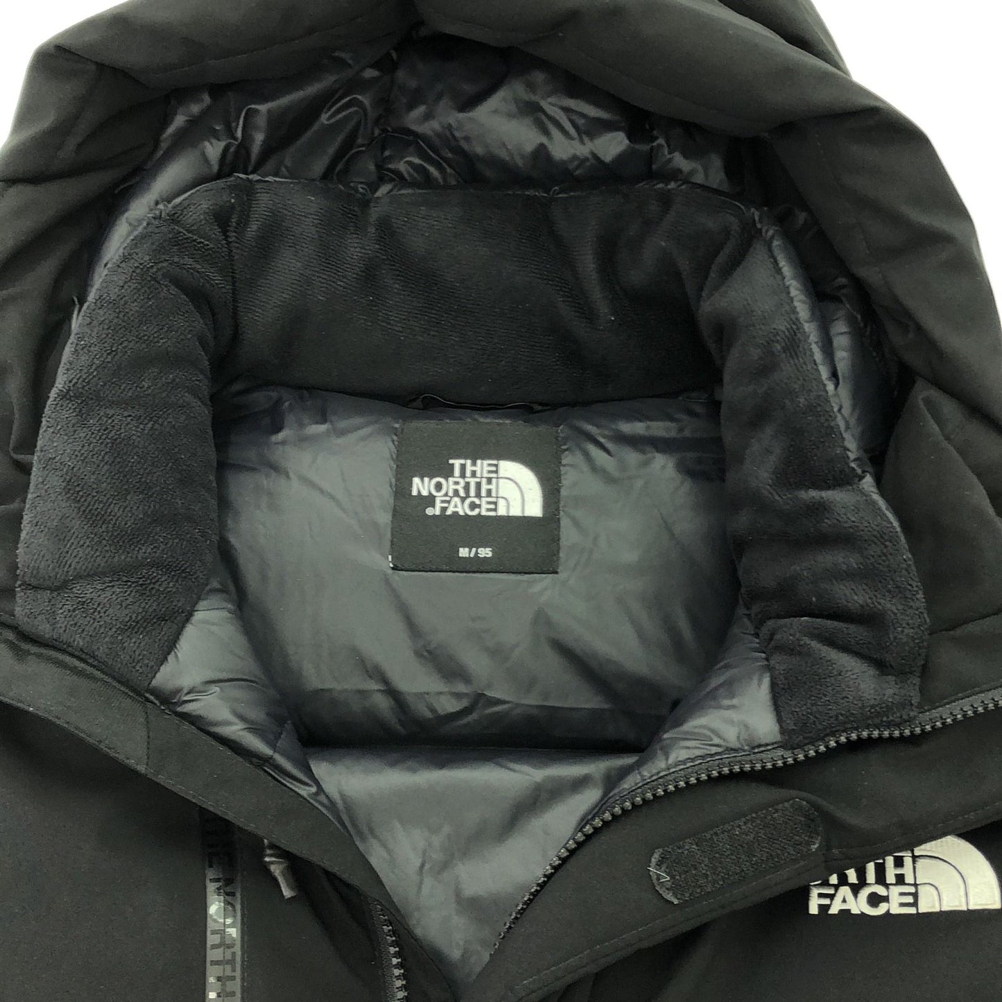THE NORTH FACE Women's Black Down Jacket - Timeless Elegance