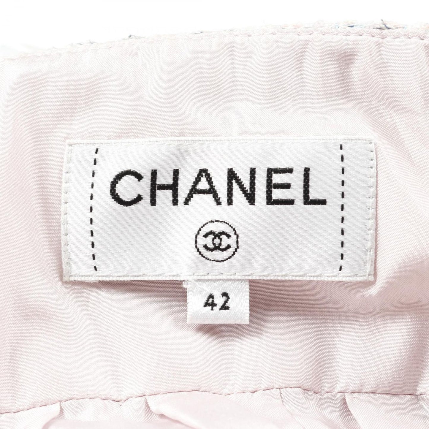 CHANEL Coco Mark Button Fabric Skirt - Elegant Purple Design