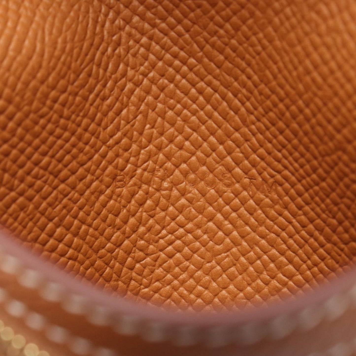 HERMES Béarn Compact Wallet in Gold - Exquisite Craftsmanship