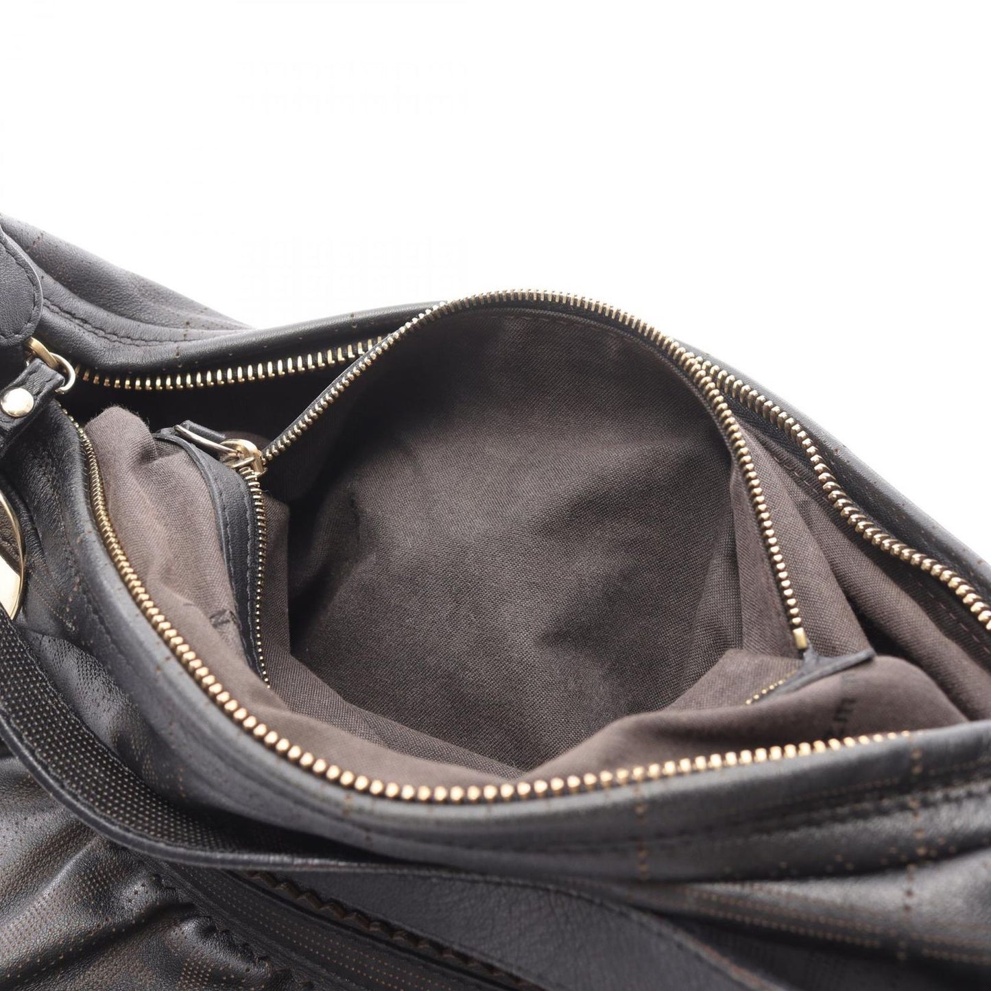 FENDI Black Leather Shoulder Bag - Timeless Elegance