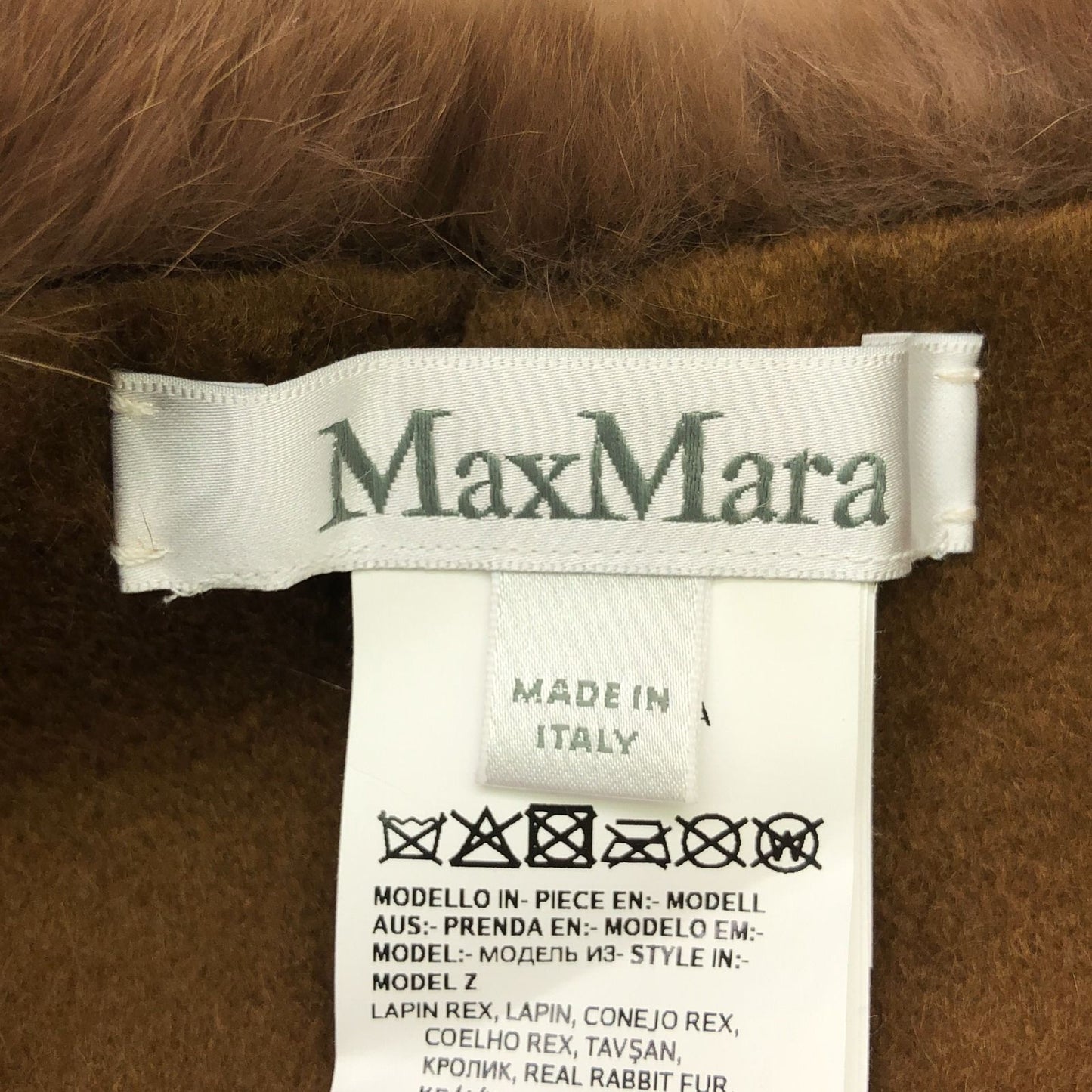 MAX MARA Brown Cashmere Scarf - Timeless Elegance