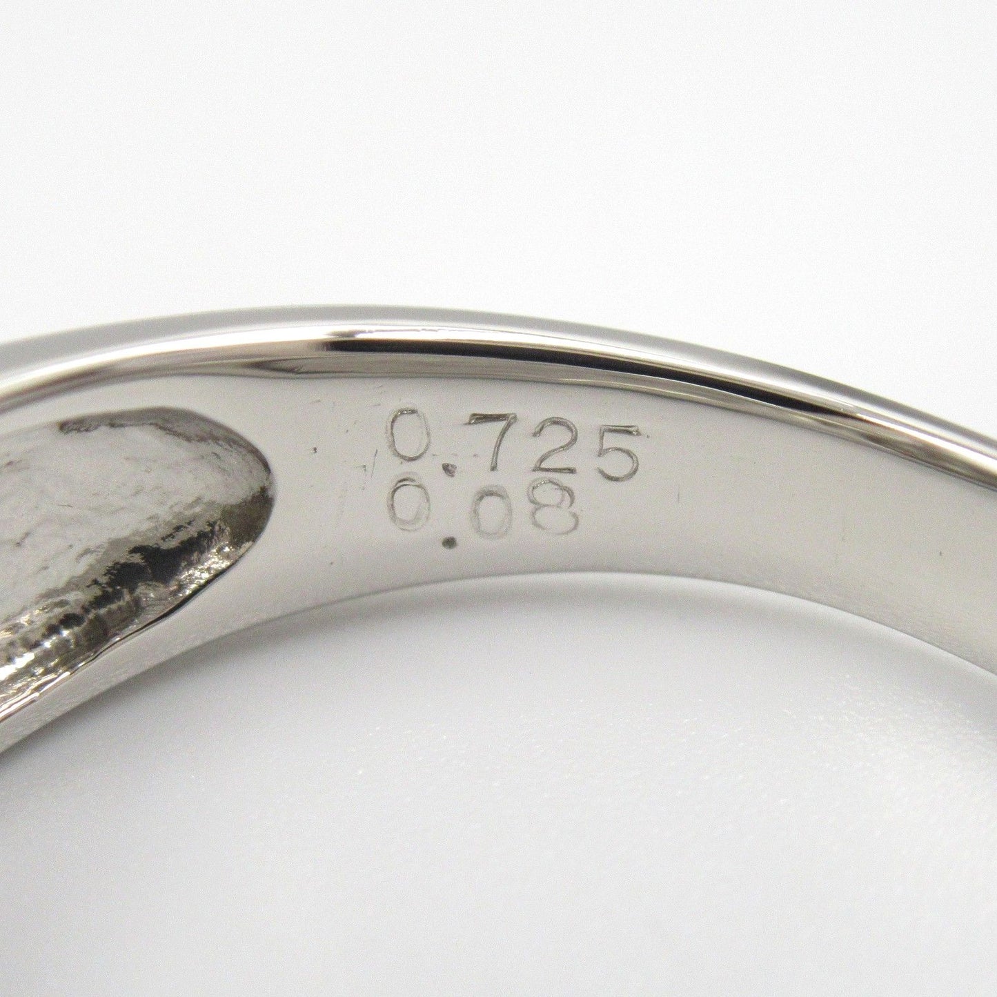 Exquisite JEWELRY Diamond Ring in Platinum - Timeless Elegance