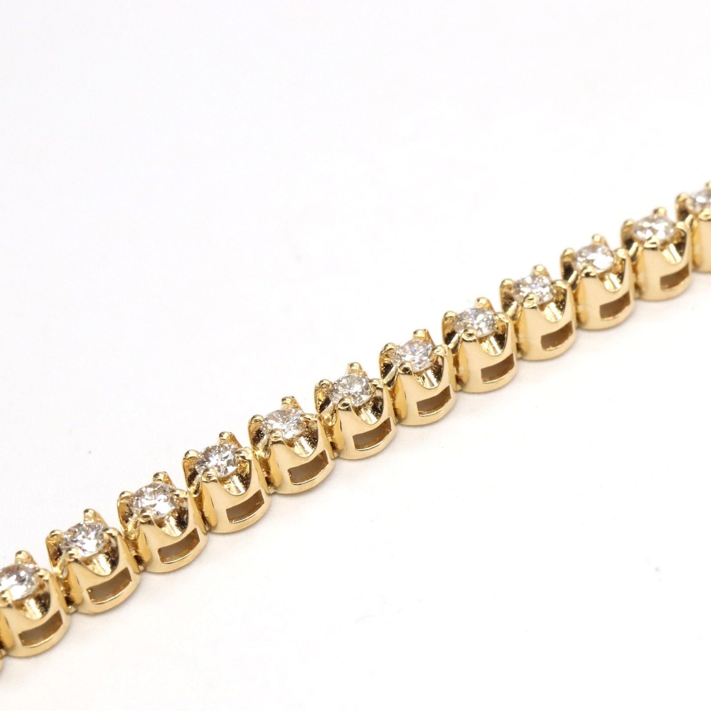 Exquisite K18 Yellow Gold Diamond Bracelet - 2.00ct Luxury