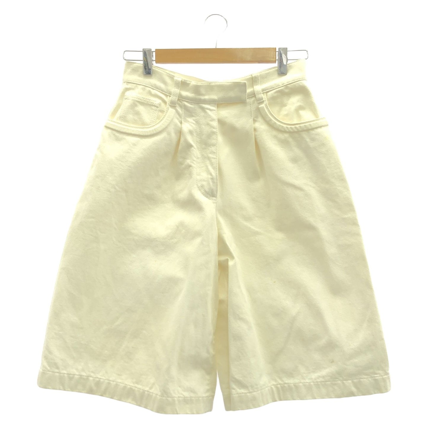 FENDI Women's White Cotton Shorts - Timeless Elegance