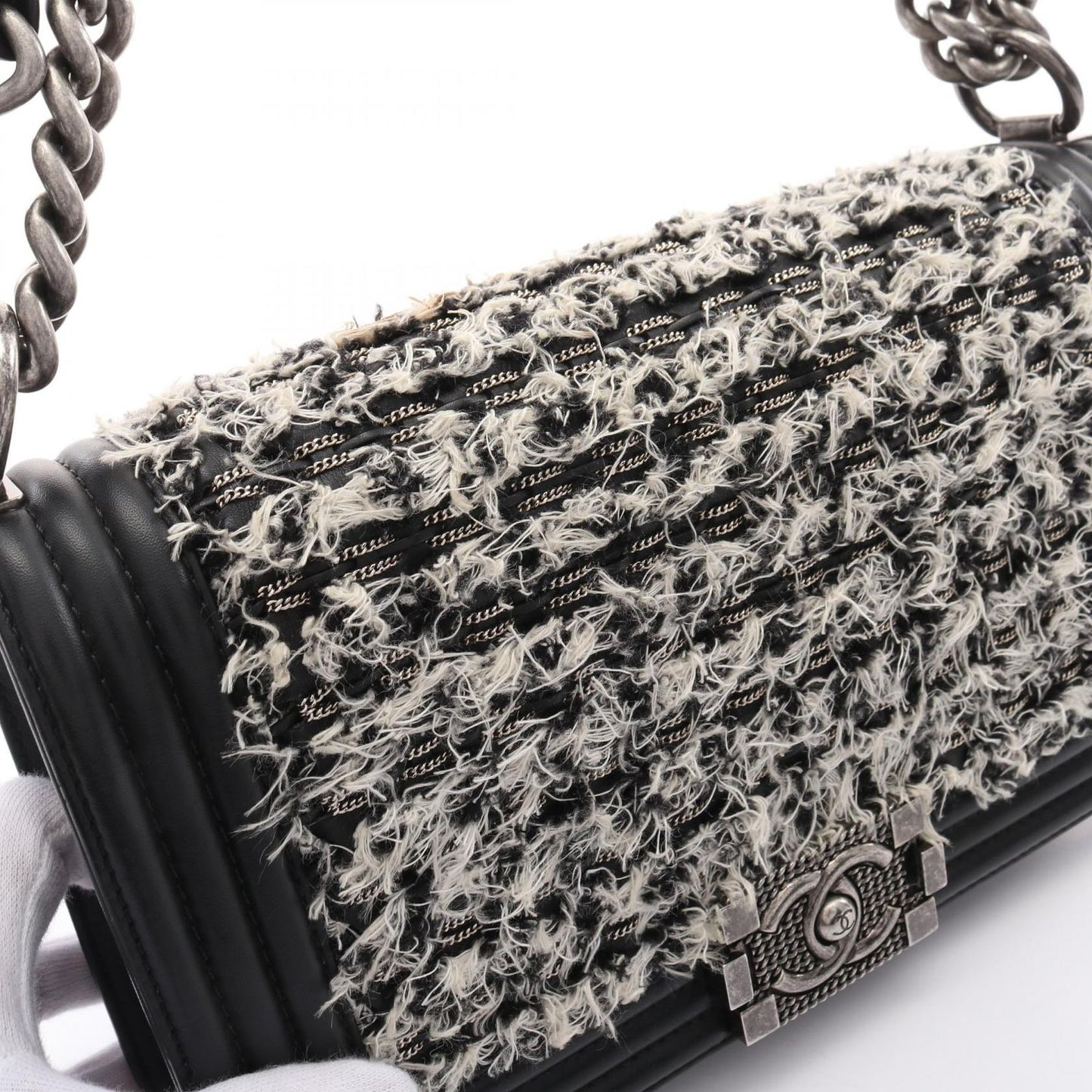 CHANEL Boy Chanel Shoulder Bag A67086 - Timeless Elegance