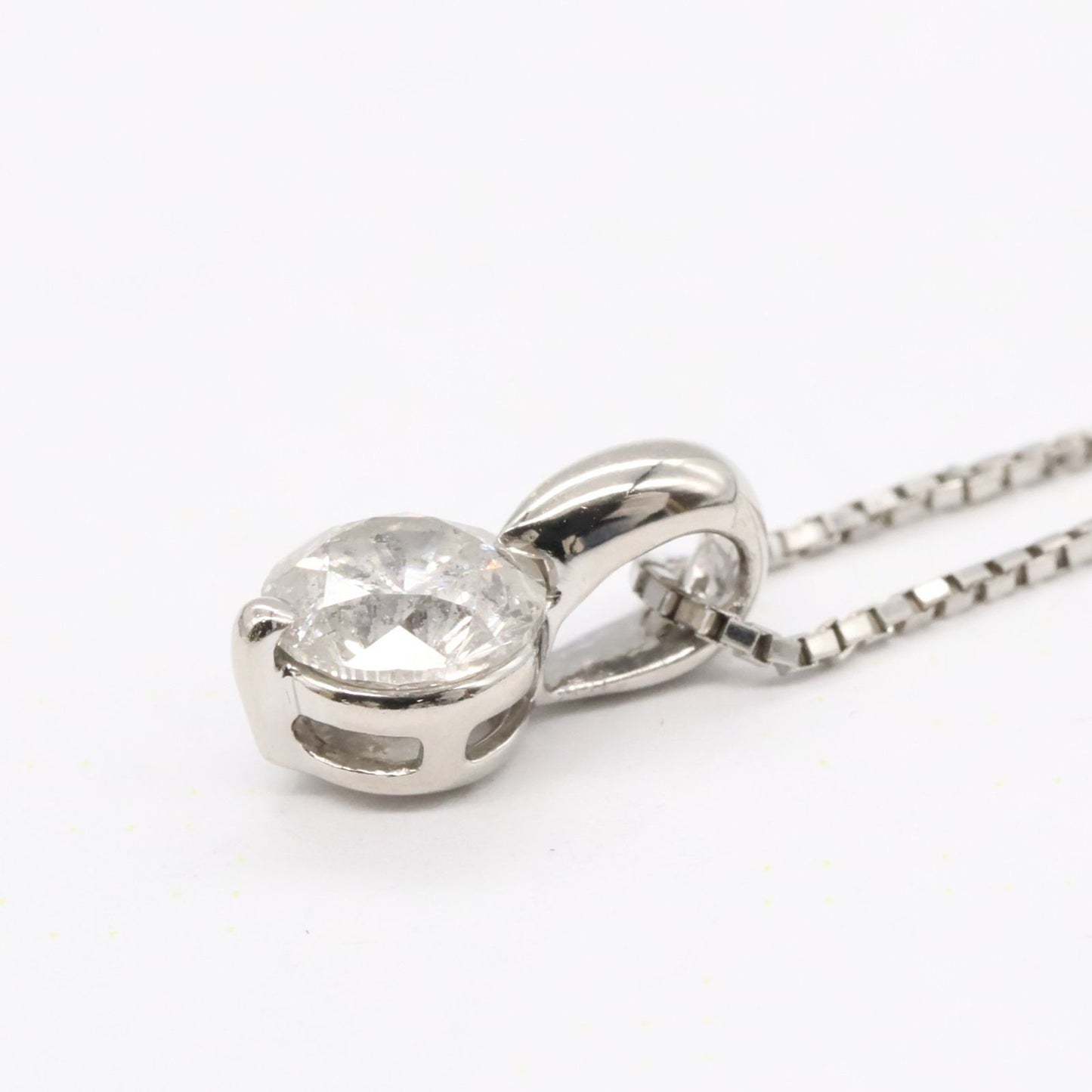 Exquisite Platinum Diamond Pendant Necklace - 0.515ct