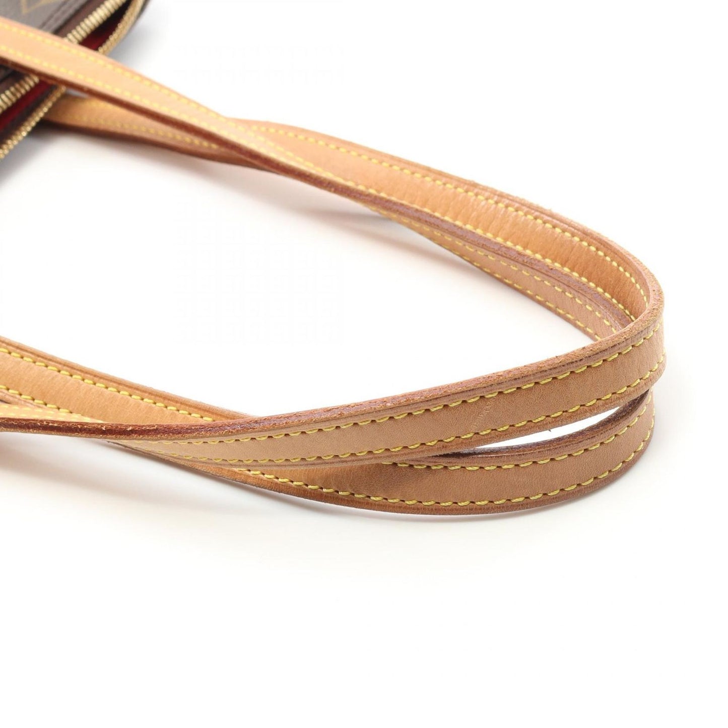 LOUIS VUITTON Kusun GM Shoulder Bag - Timeless Elegance