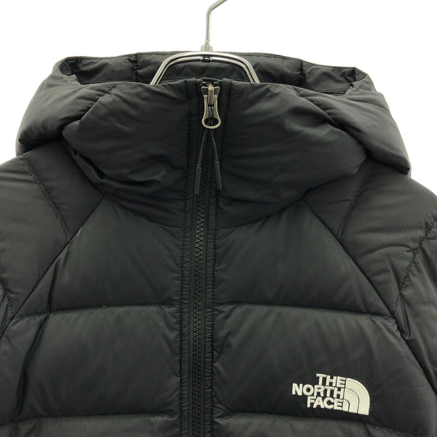THE NORTH FACE Women's Black Down Jacket - Timeless Elegance