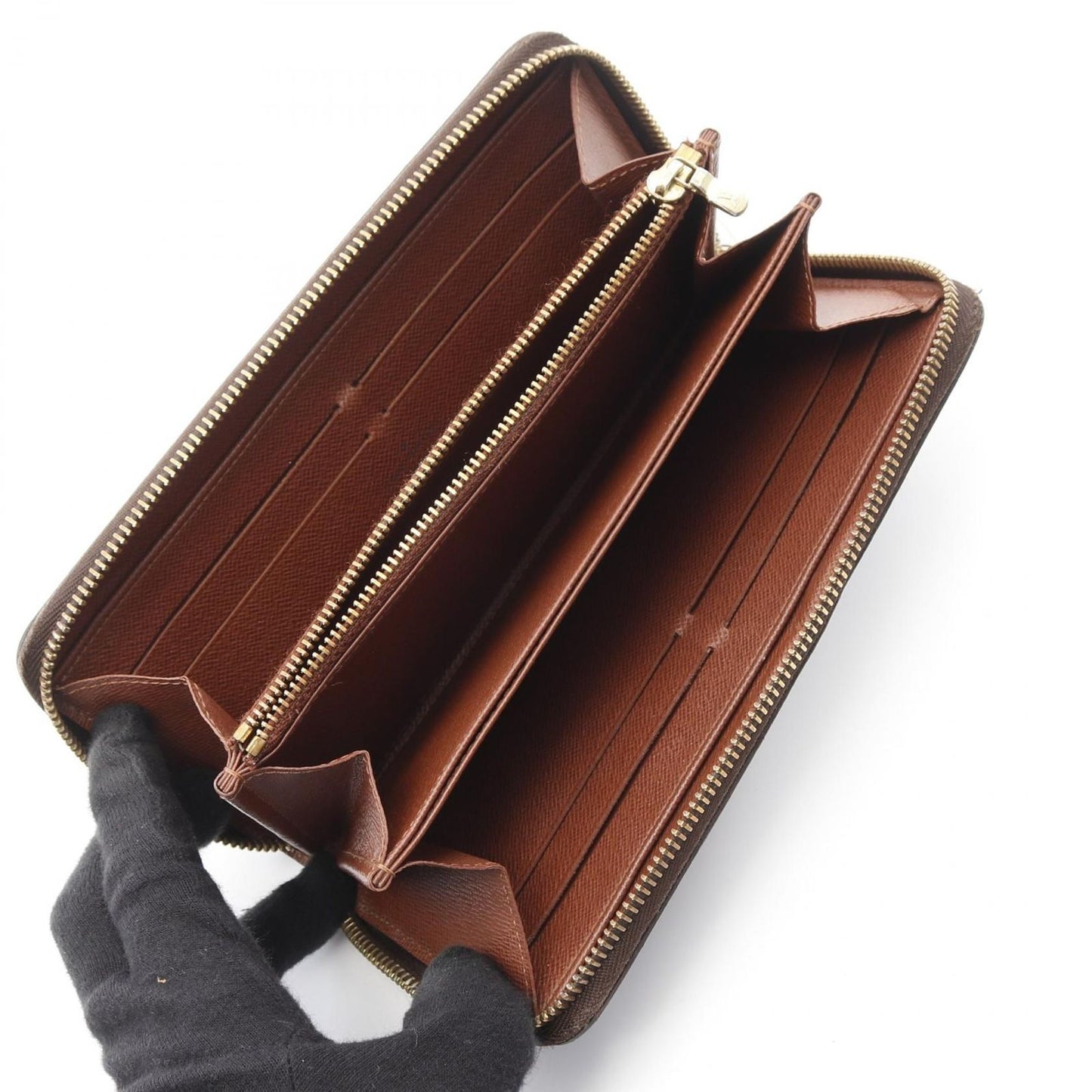 Louis Vuitton Monogram Zippy Wallet - Timeless Elegance