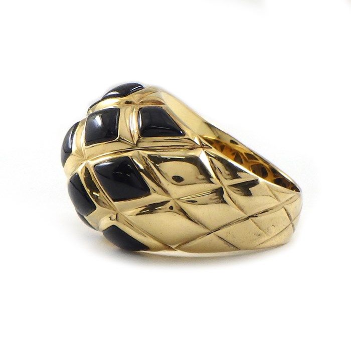 CHANEL Vintage Matelassé Quilted Onyx Ring in 18K Yellow Gold