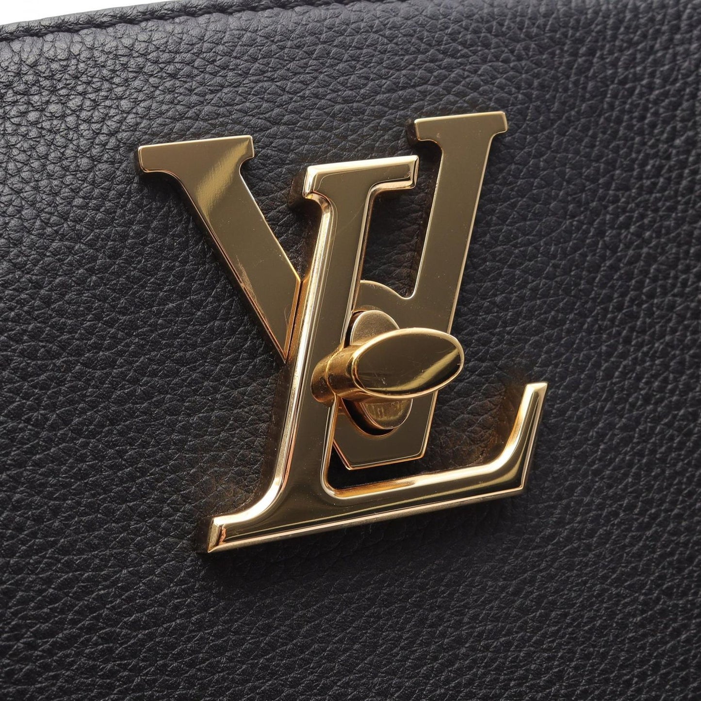 Louis Vuitton Lockme Shopper Tote Bag in Noir Leather