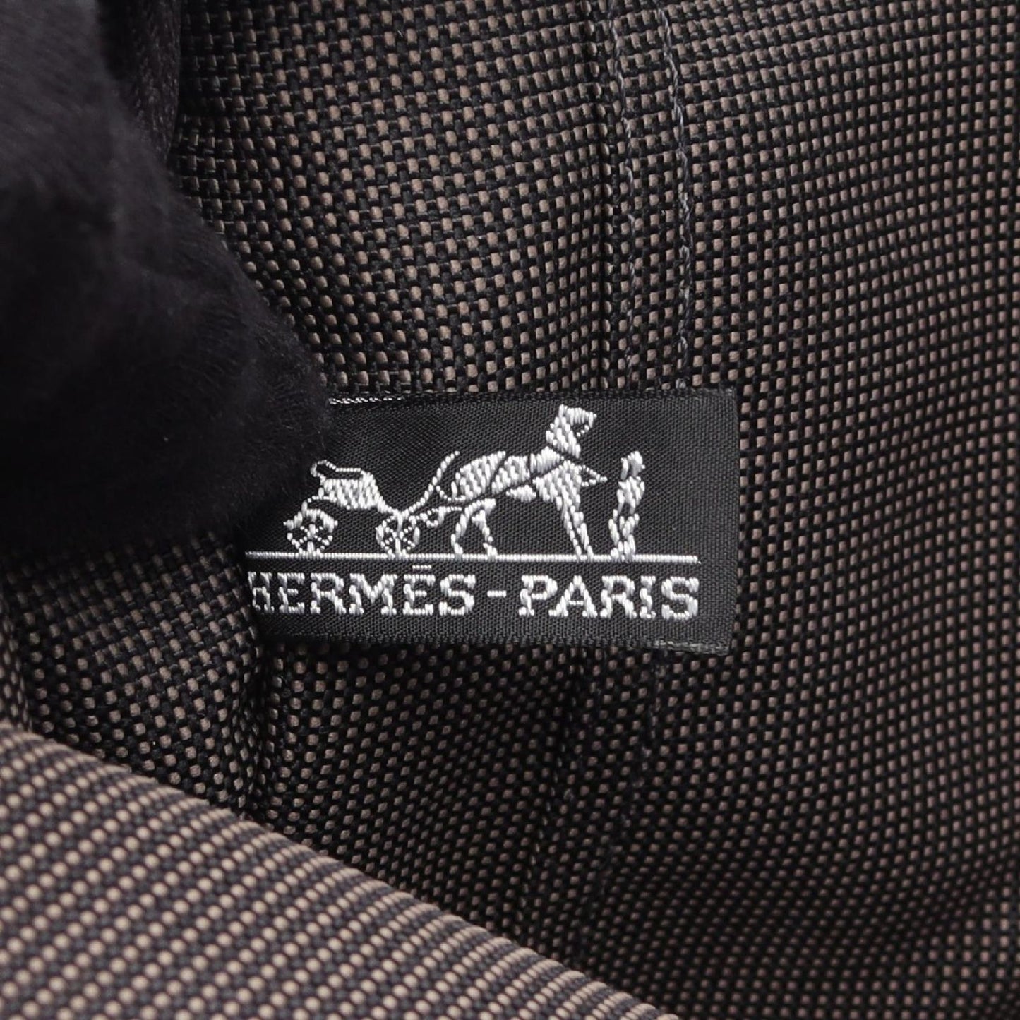 HERMES Élan Line MM Tote Bag in Gray Canvas - Timeless Elegance