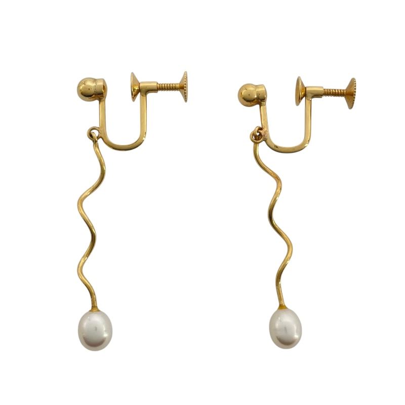 TASAKI K18 Yellow Gold Pearl Earrings - Exquisite Elegance