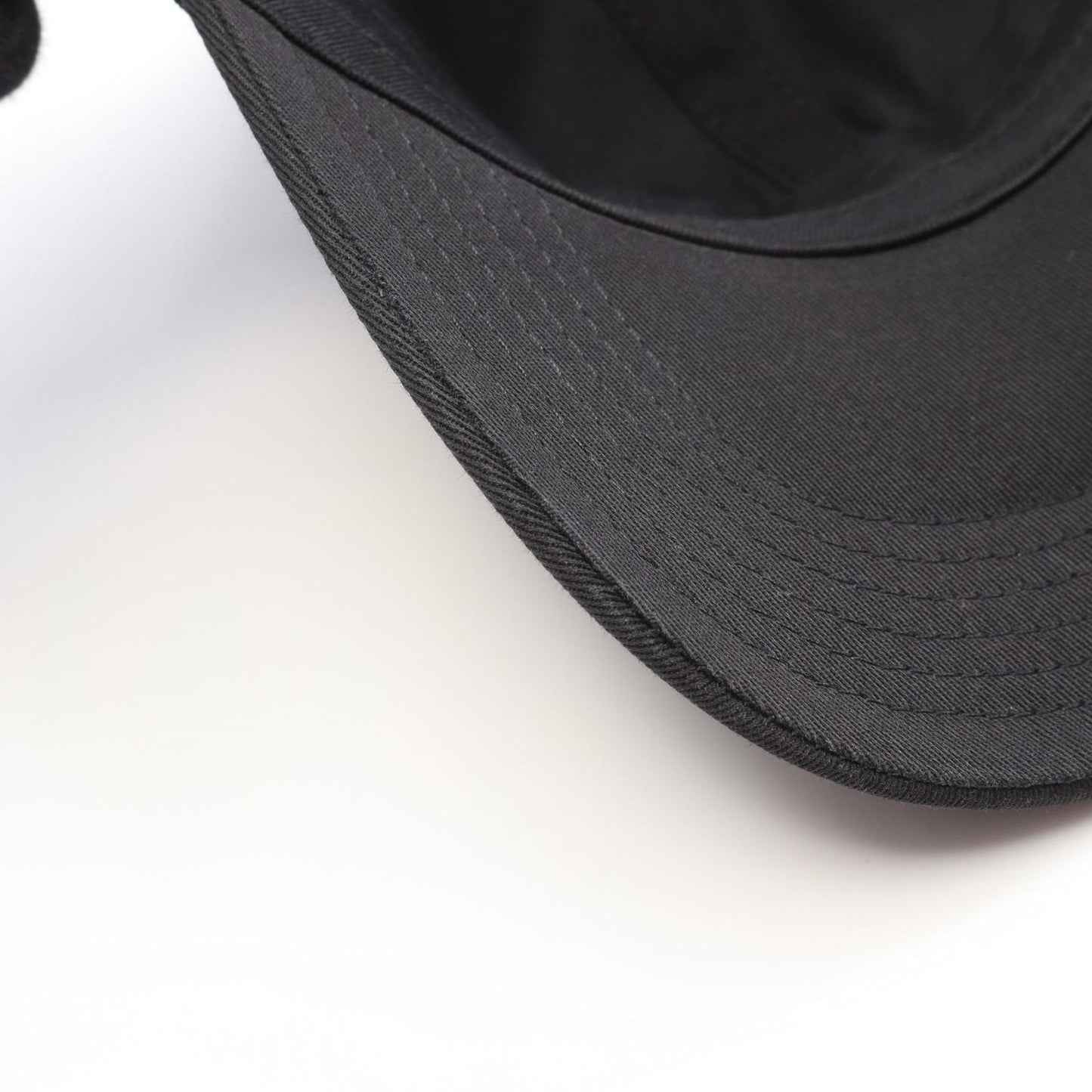 BURBERRY London England Black Baseball Cap - Unisex Luxury Accessory