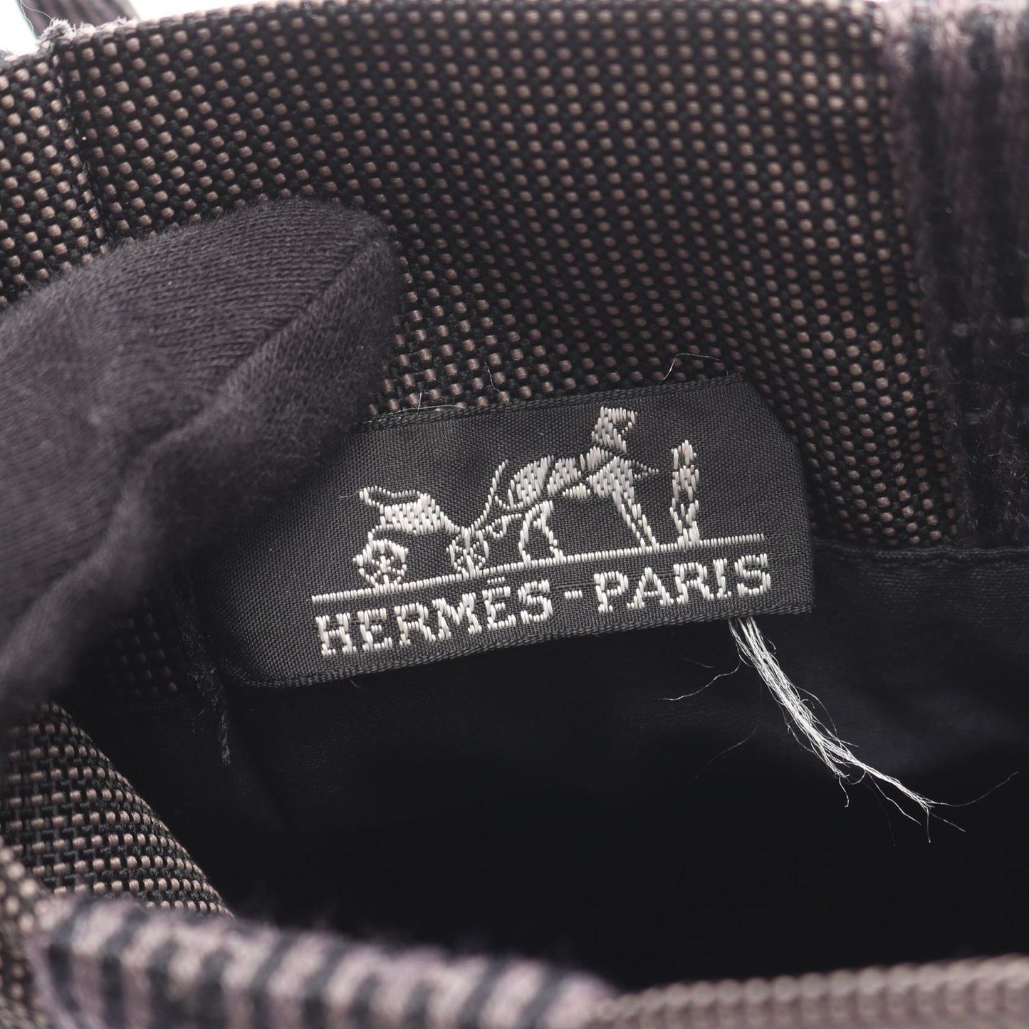 HERMES Élan Line Shoulder Bag in Gray Canvas - Timeless Elegance