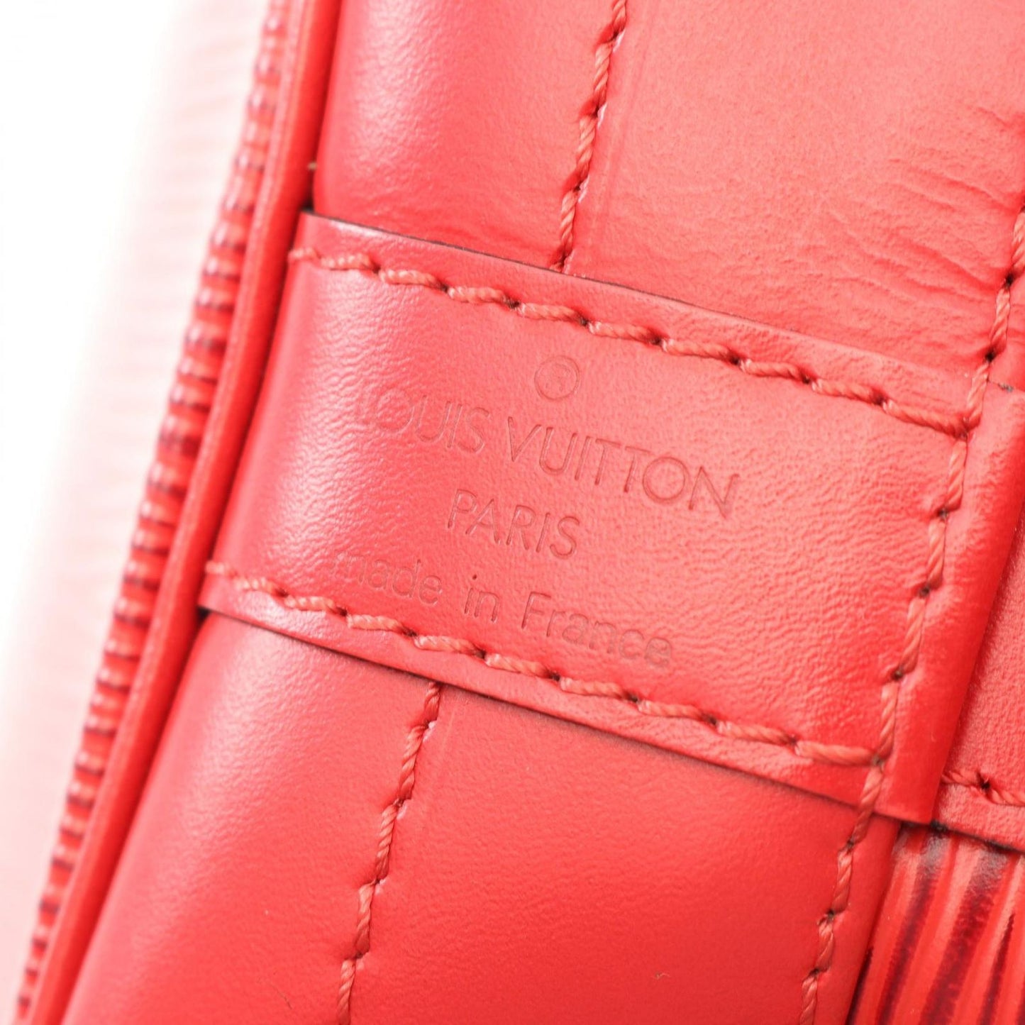 Louis Vuitton Noé Shoulder Bag in Castilian Red - Timeless Elegance