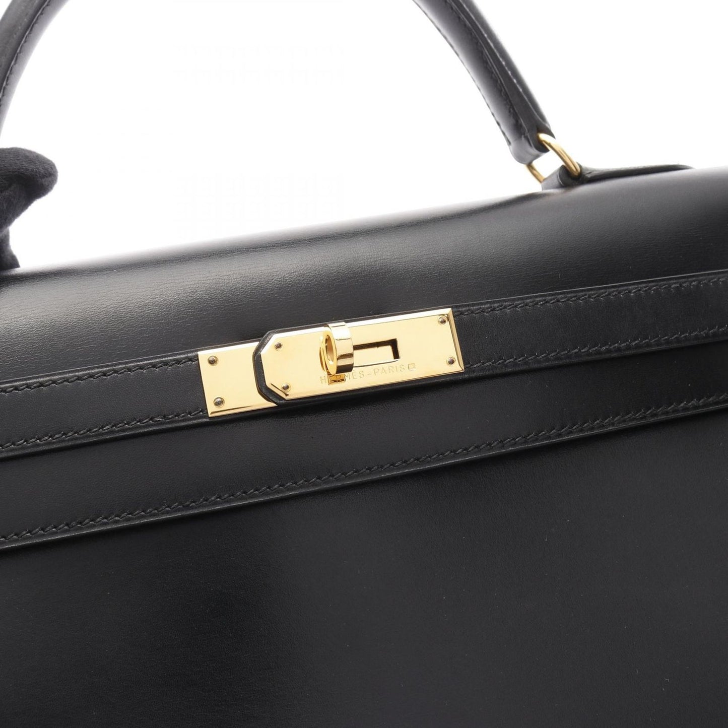 HERMES Kelly 32 Handbag in Black Box Calf - Timeless Elegance
