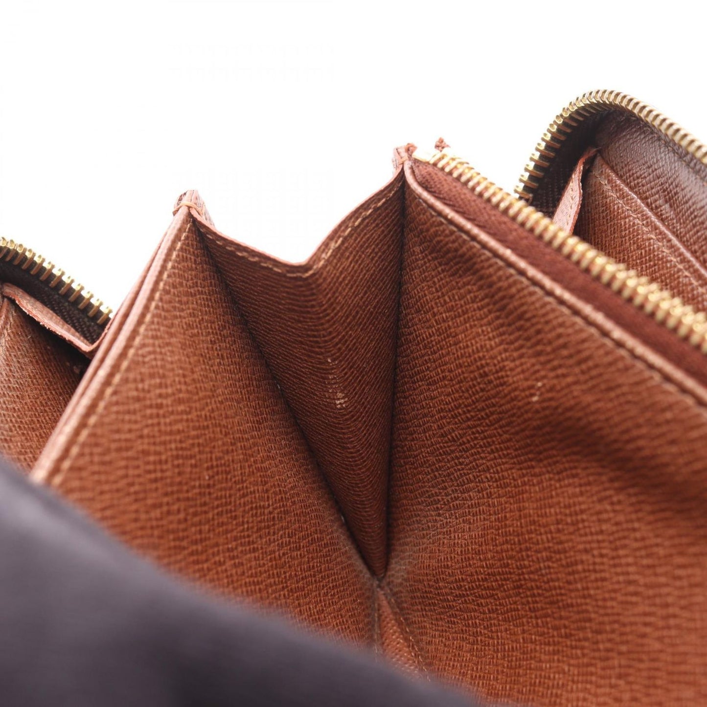 Louis Vuitton Monogram Zippy Wallet - Timeless Elegance