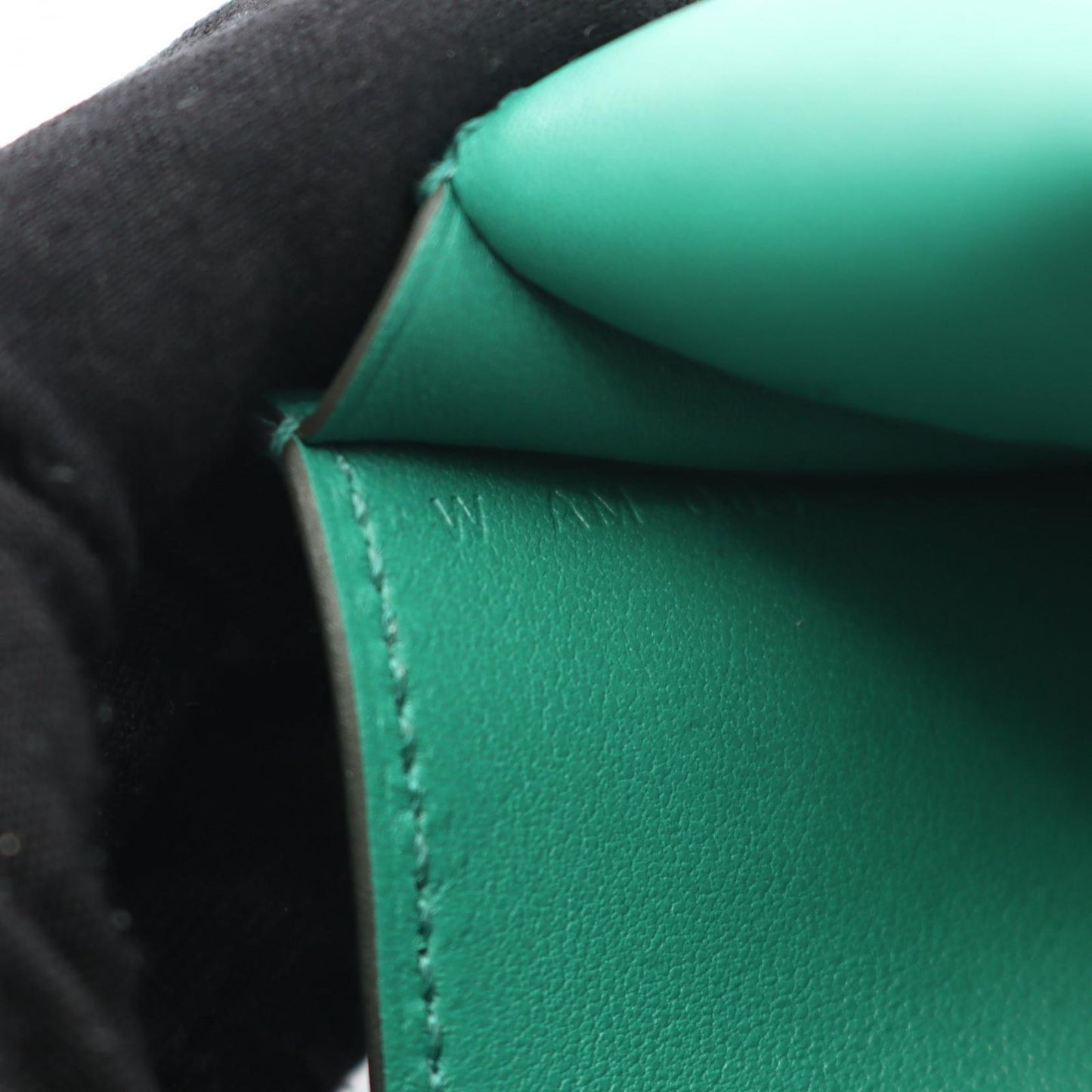 HERMES Vert Vertigo Snap Card Case - Unused Luxury Accessory