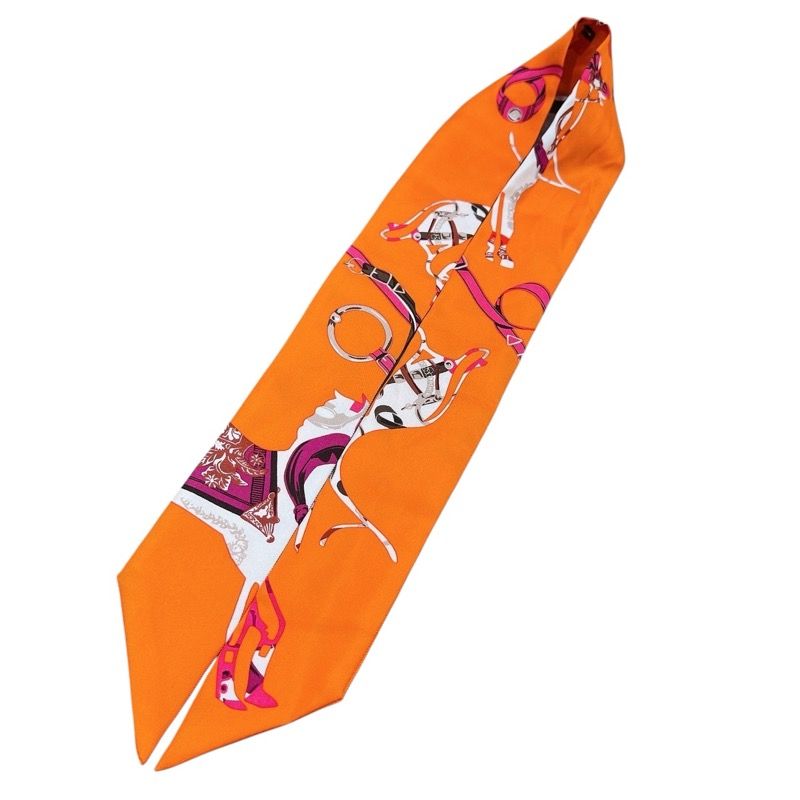 HERMES Tout en carre Twilly Scarf in Orange Silk - Exquisite Luxury
