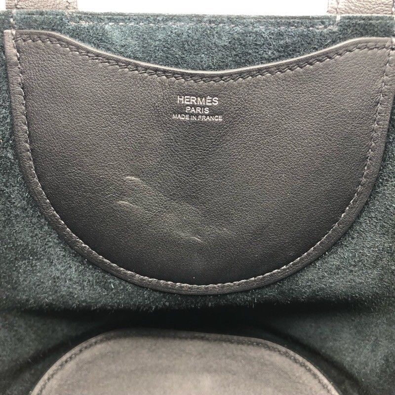 HERMES In The Loop Black & Silver Hardware Handbag - Timeless Elegance