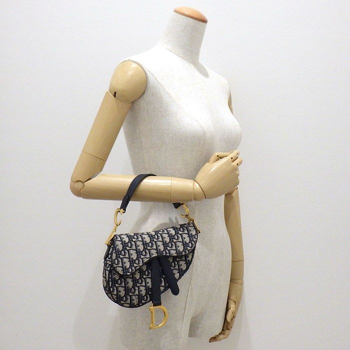 Dior Saddle Mini Oblique Handbag in Navy & Beige - Exquisite Craftsmanship