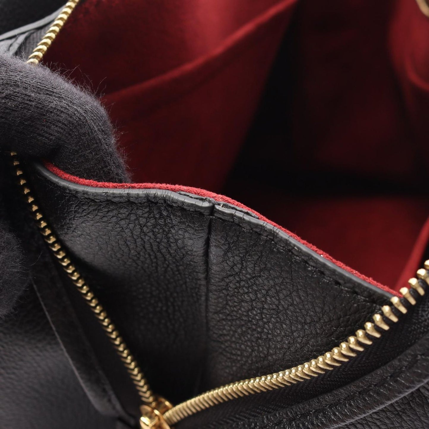 Louis Vuitton Grand Palais MM Handbag in Noir Leather - Timeless Elegance