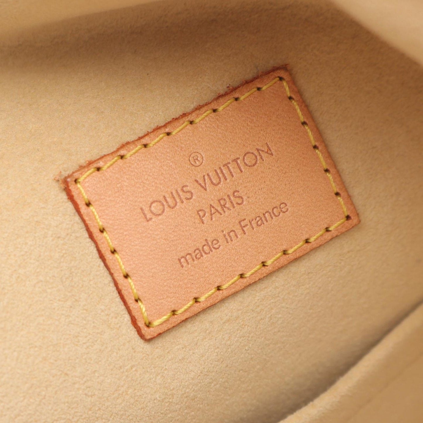 Louis Vuitton Manhattan GM Monogram Handbag - Timeless Elegance