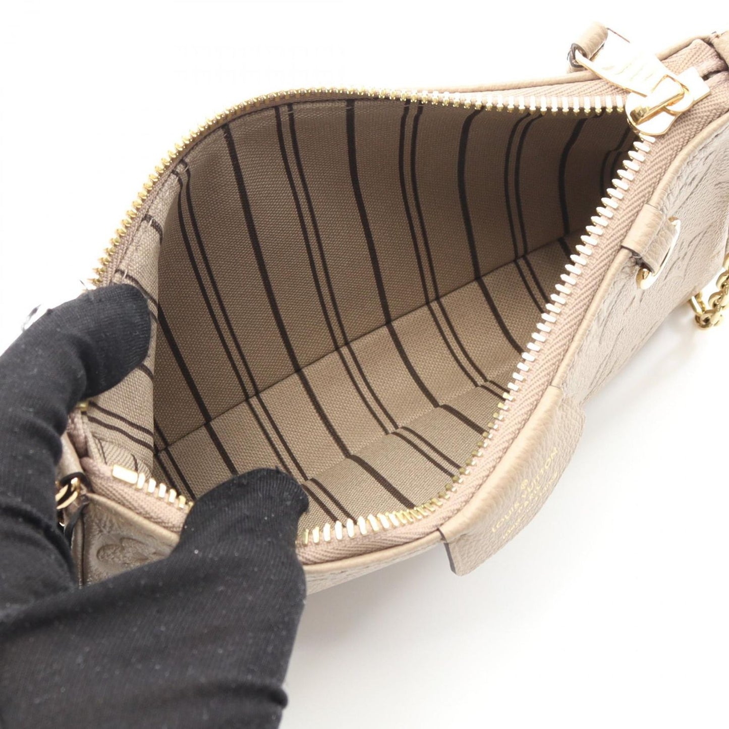 Louis Vuitton Easy Pouch Shoulder Bag - Turtrale Leather